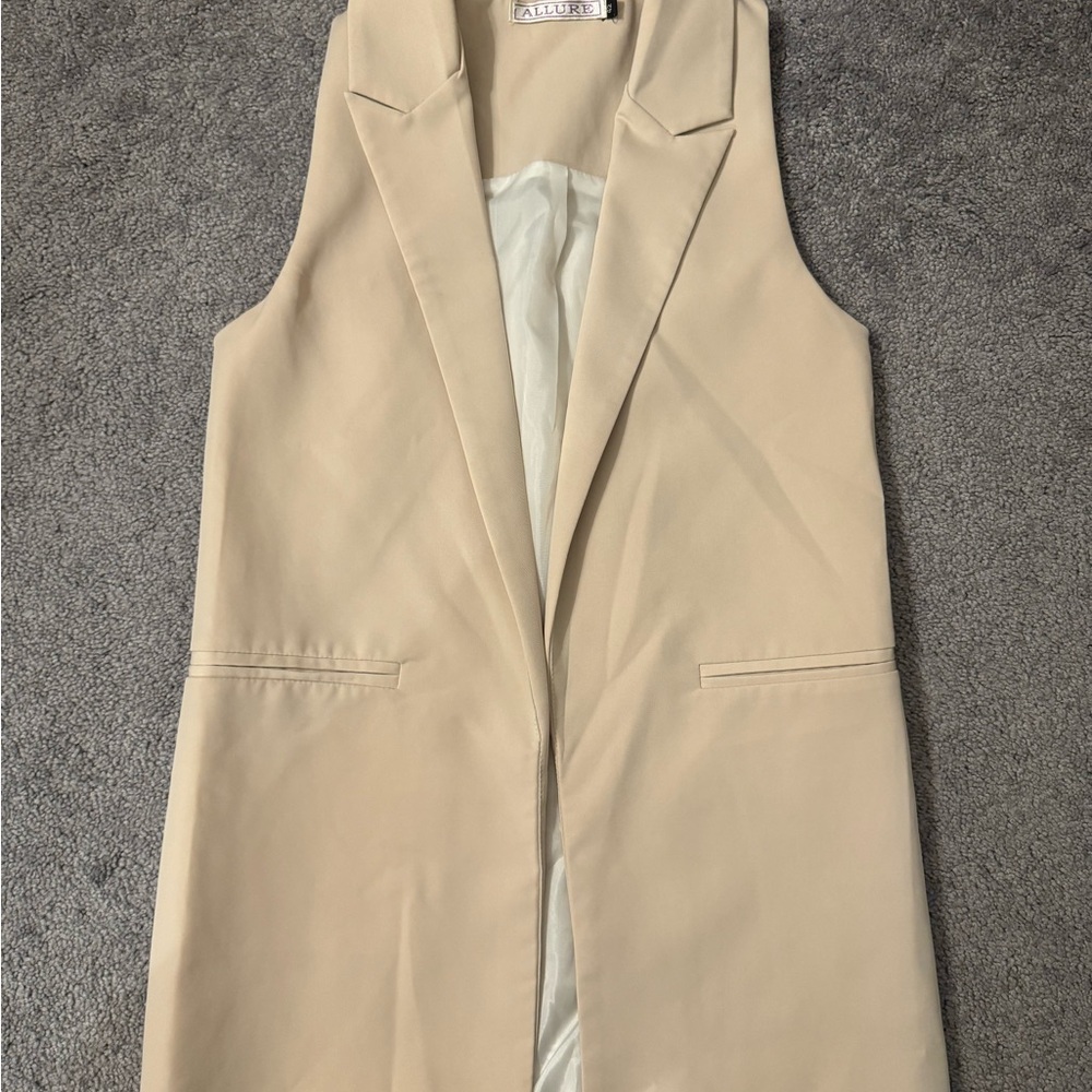 Women's Cream Sleeveless Jacket with matching pants